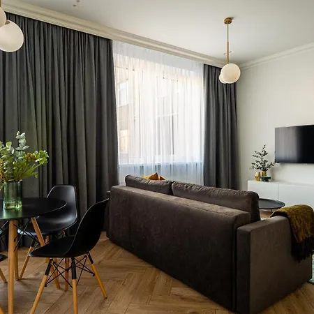 Cozy In Center Apartment
